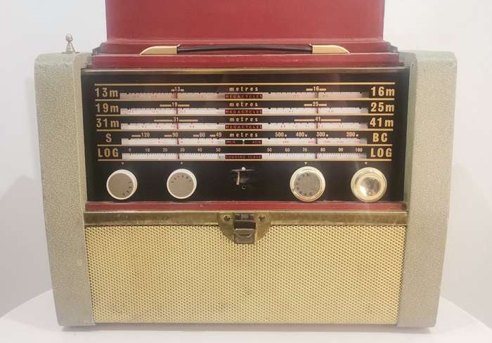 Vintage Supersonic D29 Portable Receiver  1950s Southern African Classic!
