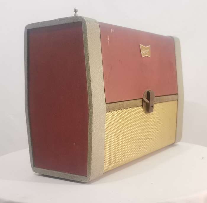 Vintage Supersonic D29 Portable Receiver  1950s Southern African Classic!