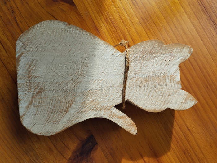 Wooden cat