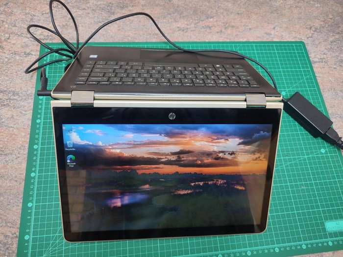 HP Pavillion i7 7th gen 8GB RAM 1TB Touchscreen laptop