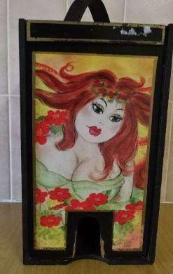 FAT LADY FUN WINE BOX HOLDER (16 CM X 20,5 CM X 27,5 CM)