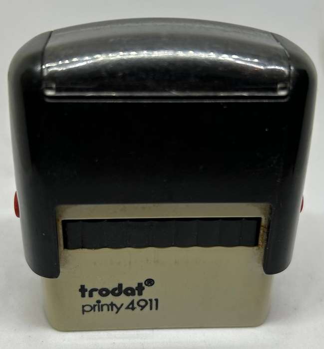 RUBBER STAMP . BLANK TO PUT ANYTHING YOU WANT ON IT. STARTS AT R 1. NO RESERVE.