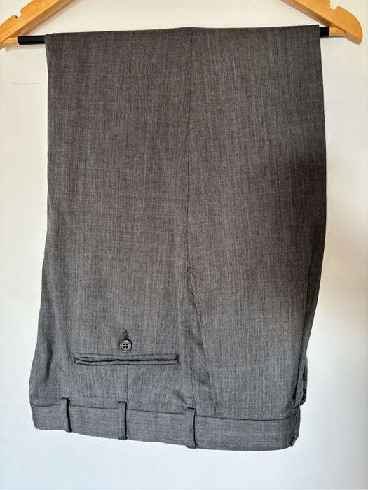 Viyela Suit Grey Jacket Size 44R Pants 33/34