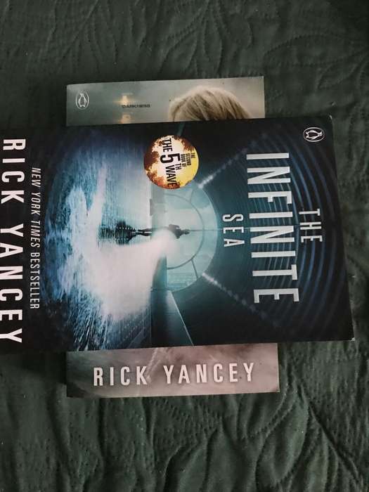 Rick Yancey Lot 2 books The Infinite Sea and The 5th Wave