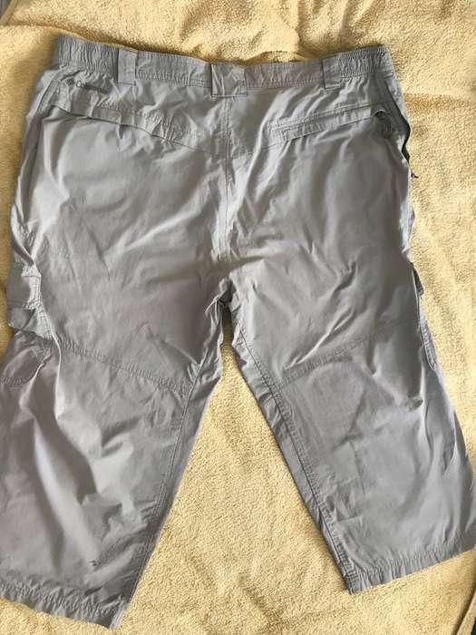 Columbia Mens Cargo Shorts 3/4 size XL beige made in Vietnam