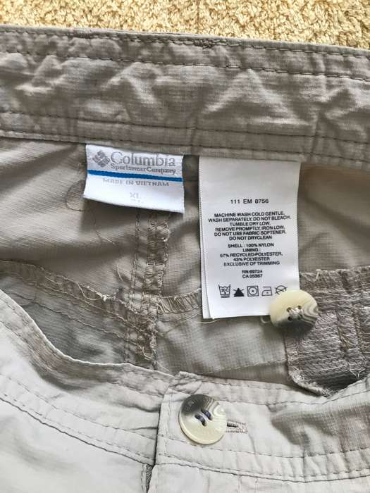 Columbia Mens Cargo Shorts 3/4 size XL beige made in Vietnam