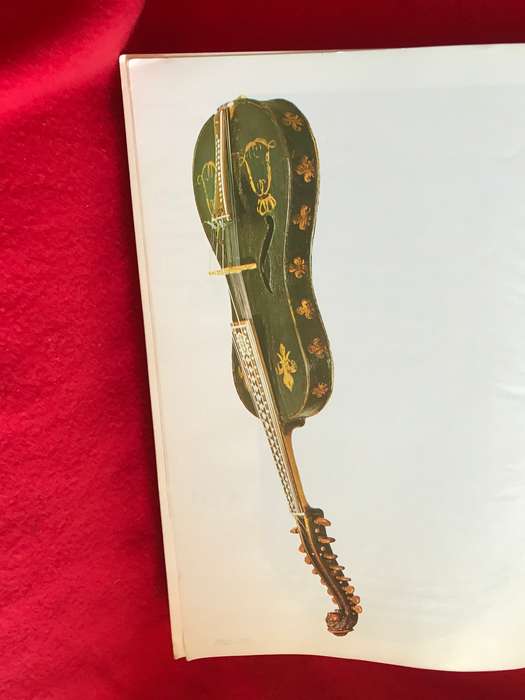 vintage 1978 The Larousse Encyclopedia Of music 
