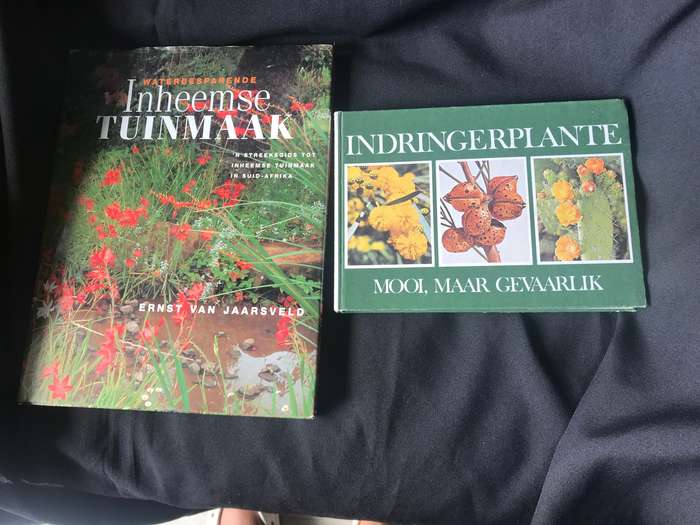Indringerplante, Mooi, Maar Gevaarlik & Waterbesparende Inheemse Tuinmaak - 'n streekgids tot inheem