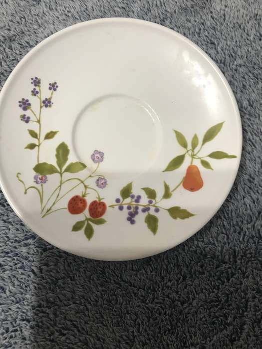 Noritake Progression Berries Such 9070 cups and sauces x5