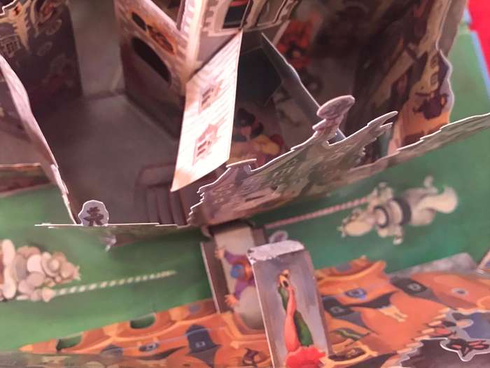 King Arthur's Camelot: A Pop-Up Castle and 3 Storybooks : Includes 4Stand-Up Figures