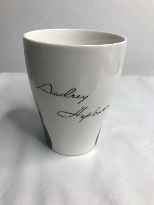Audrey Hepburn Coffee Cup Photo and Signed Name Inscription Breakfast at Tiffanys