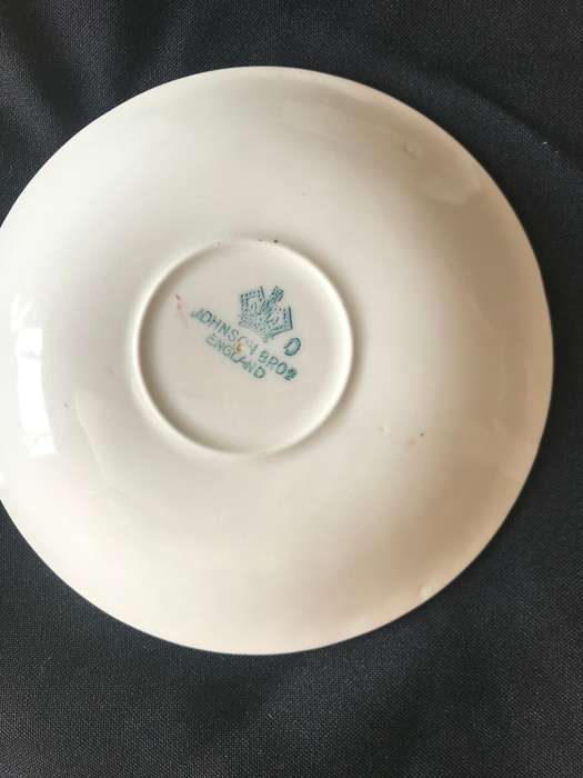 Johnson Brothers flying Geese England 11 saucers