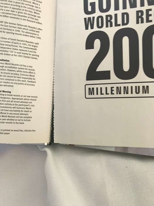 Guinness World Records 2000 Millennium Edition Impressive Embossed Cover