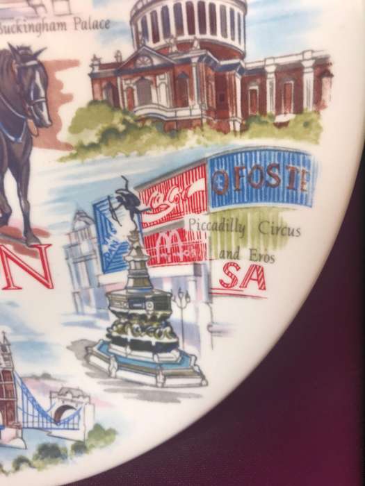 collectible plate London souvenir porcelain Lambert of London decoration and English spaniel ashtray