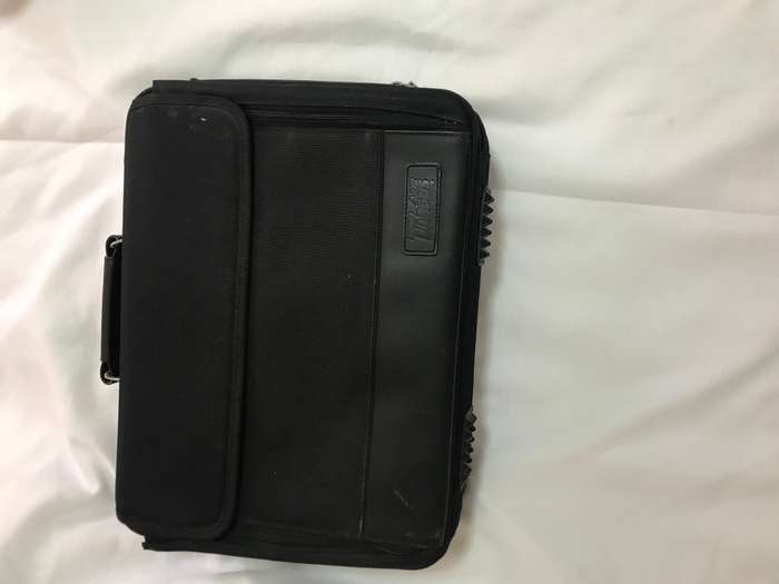 TARGUS Black Heavy Duty Laptop Bag Travel Briefcase