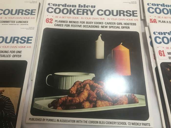 Purnell's Cordon Bleu Cookery Course Magazine nr 55-72 beautiful brown soft leather and wood casing