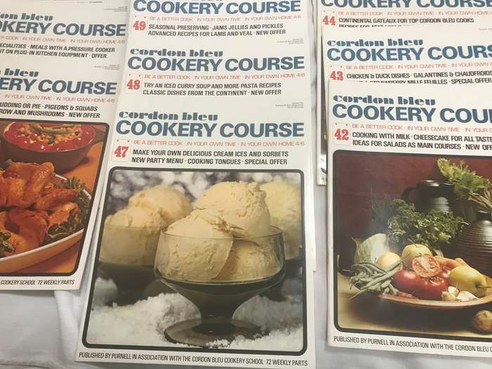 Purnell's Cordon Bleu Cookery Course Magazine nr 37-54 inside beautiful soft brown leather and wood