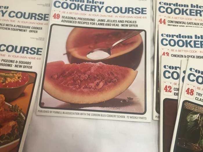 Purnell's Cordon Bleu Cookery Course Magazine nr 37-54 inside beautiful soft brown leather and wood