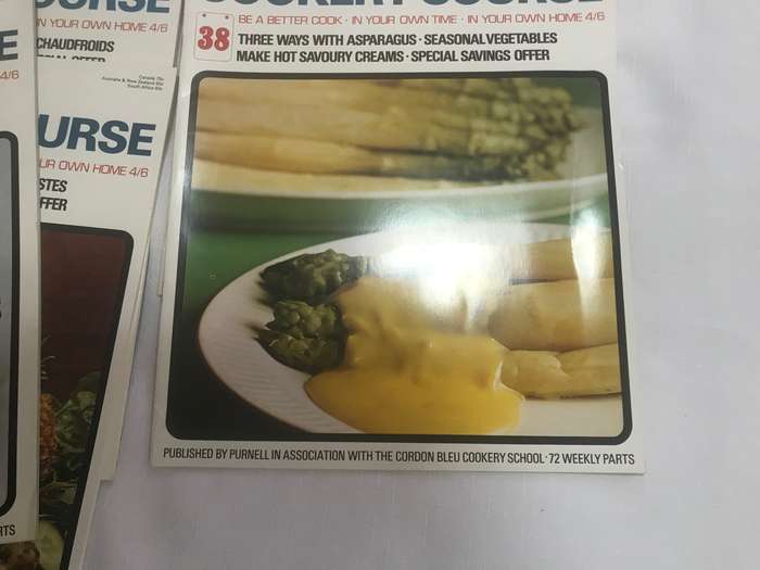 Purnell's Cordon Bleu Cookery Course Magazine nr 37-54 inside beautiful soft brown leather and wood