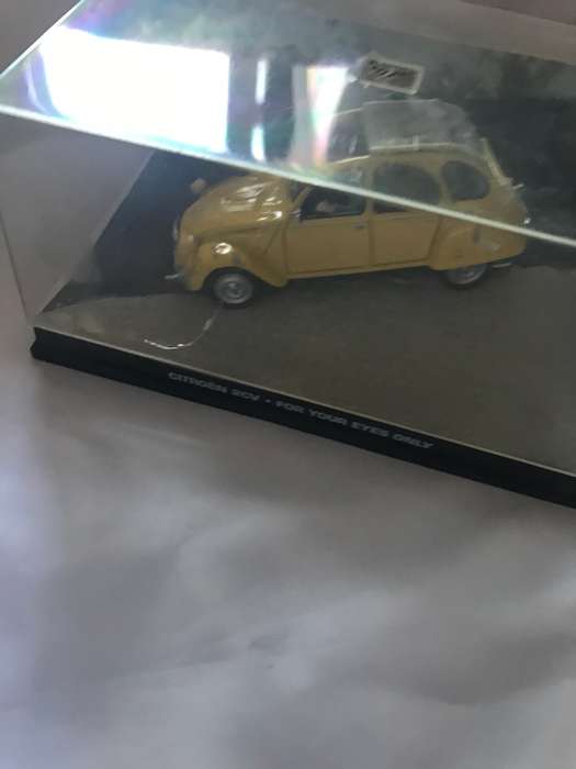 James Bond 007 - Citroen 2CV model car - For your eyes only collectable car