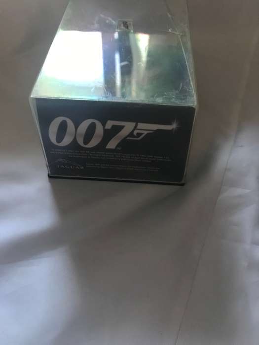 Bond 007 - Jaguar XKR from Die Another Day collectable car