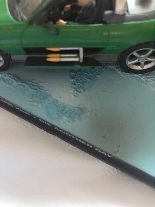Bond 007 - Jaguar XKR from Die Another Day collectable car