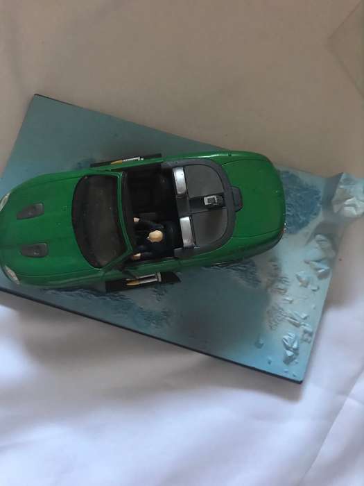 Bond 007 - Jaguar XKR from Die Another Day collectable car