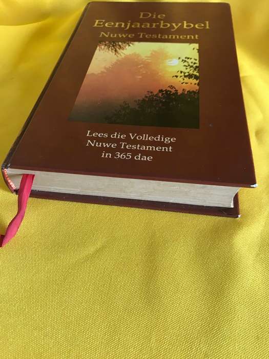 Die Eenjaarbybel Nuwe Testament  lees die volledige nuwe testament in 365 dae
