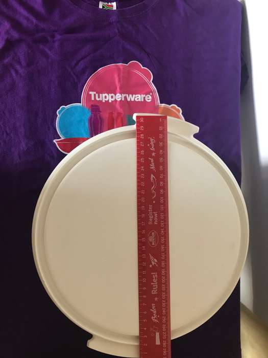 Tupperware lot 4