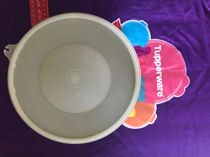 Tupperware lot 4