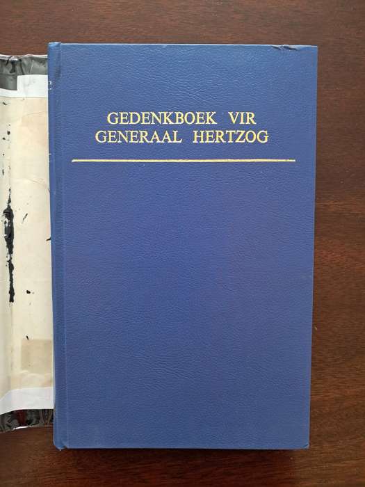 Gedenkboekvvir Genraal J. B. M. Hertzog by P.J. Nienaber et al