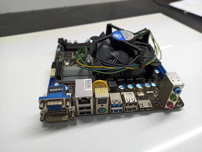 MSI B75IA-A33 - Intel(R) Core(R) (TM) i3-3240 CPU @ 3.40GHz Motherboard