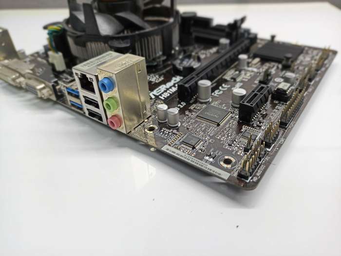 ASRock H81M-DGS - Intel(R) Core(R) (TM) i5-4690 CPU @ 3.50GHz Motherboard