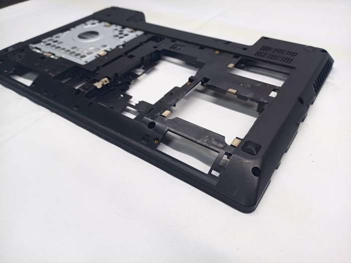 Lenovo IdeaPad G580 G585 Bottom Housing Cover AP0N2000110