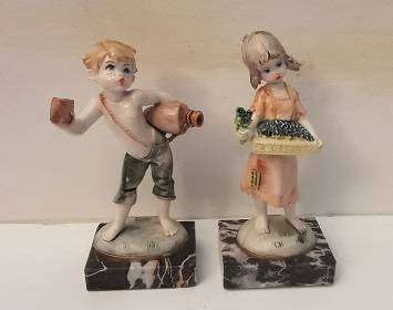 Pair of Depose Italy Figurines