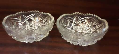 Glass : Crystal peanut . mint . sweet  two Bowls