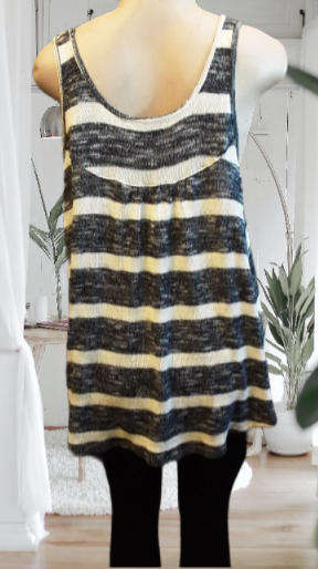 Cherokee Black  and White   Sleeveless  Top  Label Size XXL