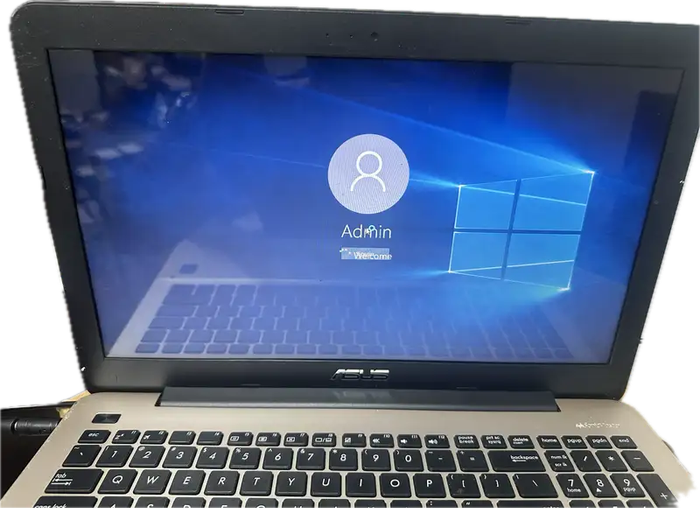 Asus - X555L- Intel Core i5 - 8GB RAM - Windows 10 - 1TB Storage