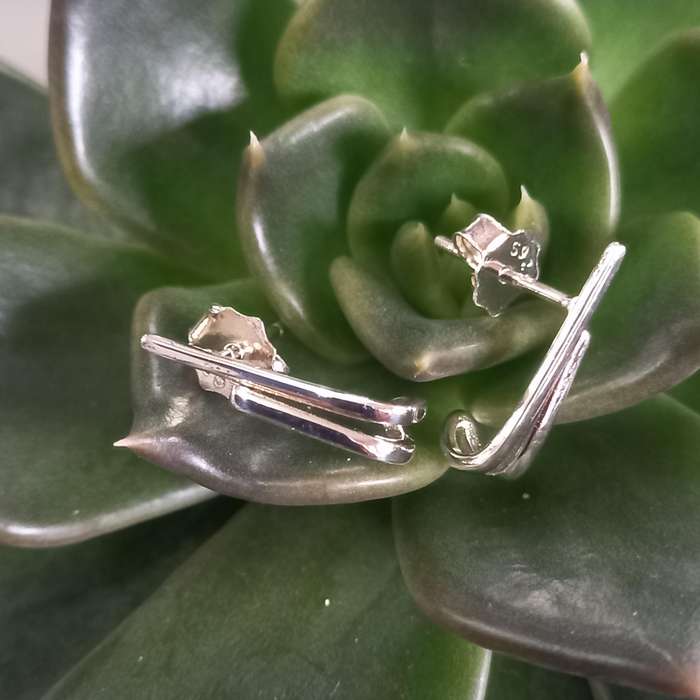 Vertical lines 925 silver studs
