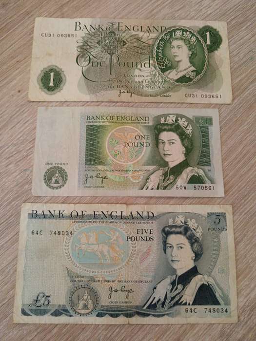 Lot of pound notes