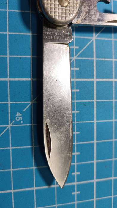 Victorinox Swiss pocket knife - R10 start!!!!!!