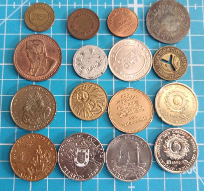Lot of 16 medallions