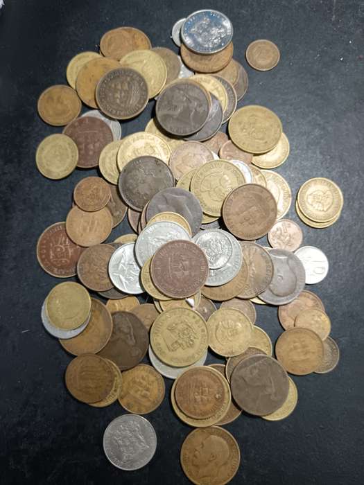 mixed lot of 100 coins