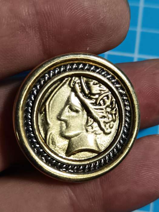 Costume Jewellery - Clip on earrings