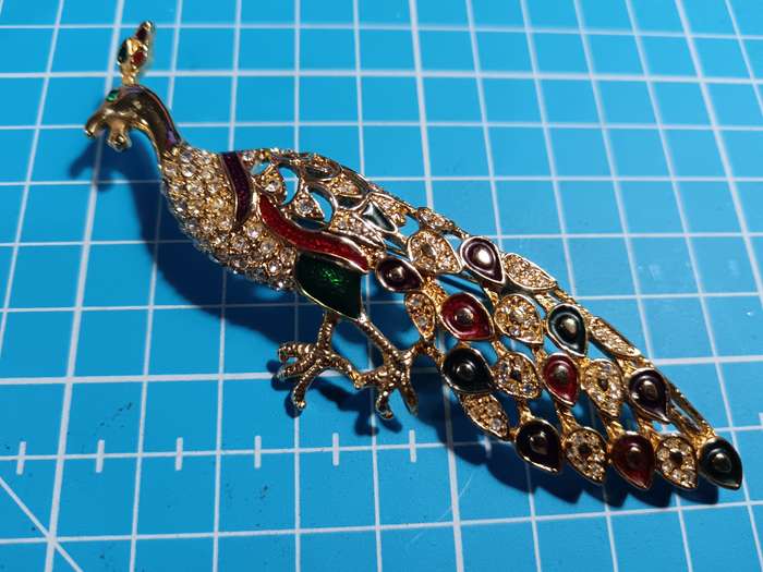 Costume Jewellery - beautiful peacock brooch