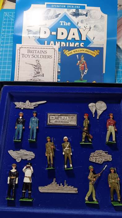 Britains Toy Soldier Set 8831 D-Day Landings Perfect Condition