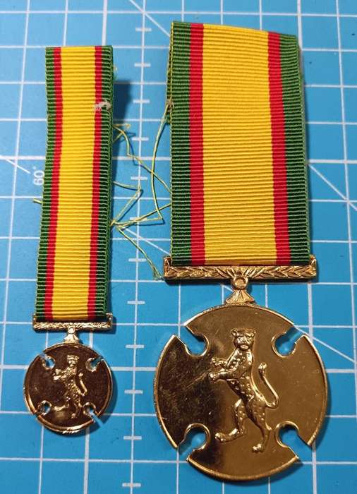 Homelands - Bophuthatswana Police Medal for Outstanding Leadership (SOO) - Full Size plus Miniature