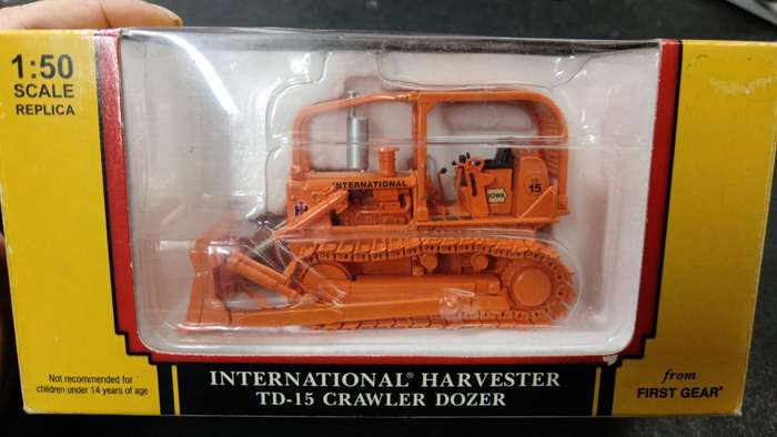 First Gear 1/50 scale International Harvester TD-15 Crawler Dozer Boxed