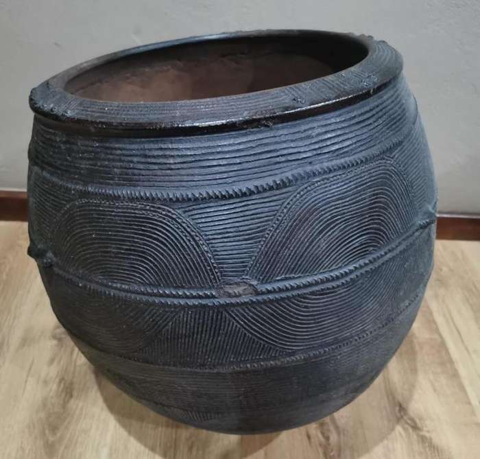 Stunning Piece - Authetic Nigerian Terracotta Nupe Pot