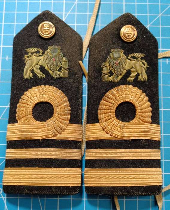 SADF - Navy Lieutenant Commander Epauletter Pair - Bullion Type